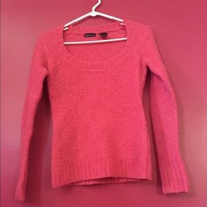 VS Med light pink sweater